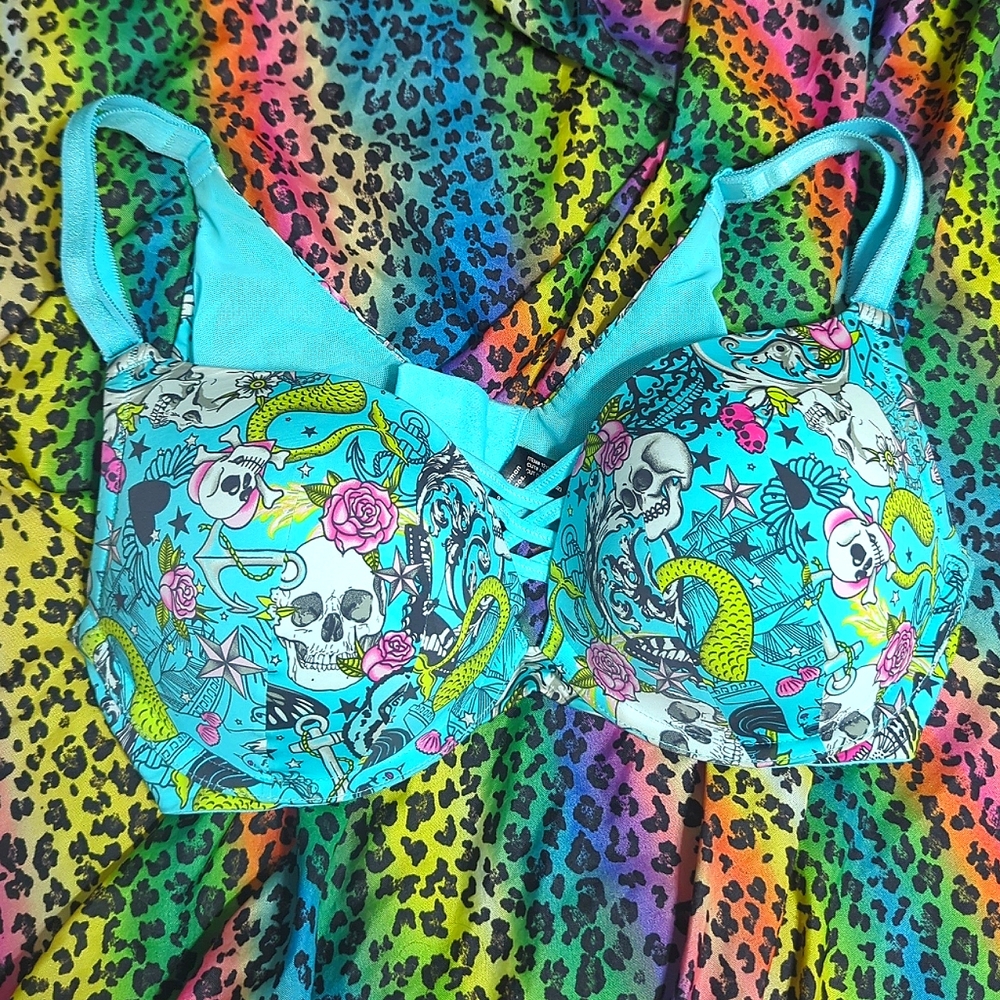 Torrid Pushup Plunge Pushup Bra sz 38D